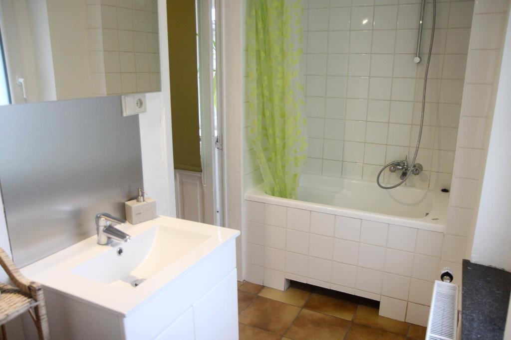 ספא Holiday Home "Les Ancolies " Gite Citadin חדר תמונה